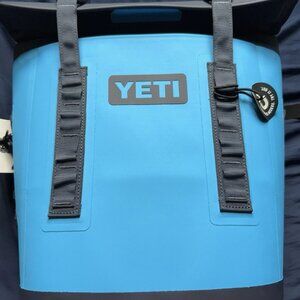Yeti Hopper M12 Soft Backpack Cooler Big Wave Blue/Navy
